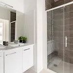 Grand Moderne Et Lumineux