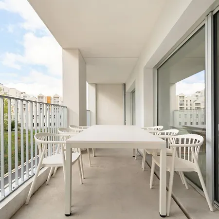 Grand Moderne Et Lumineux *