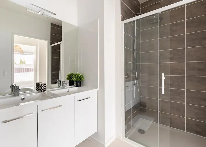 Grand Moderne Et Lumineux