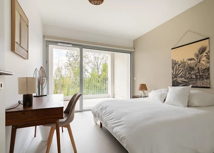 Grand Moderne Et Lumineux アパート