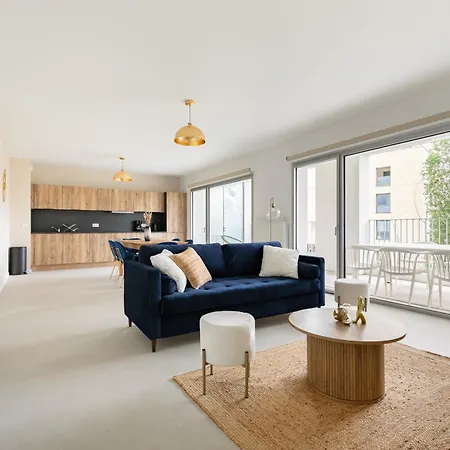 Grand Moderne Et Lumineux Appartement