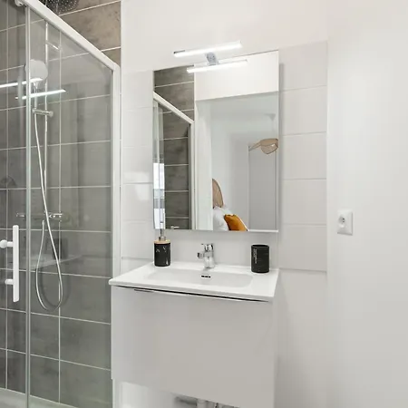 Grand Moderne Et Lumineux 23 Et 01 Appartement Bordeaux
