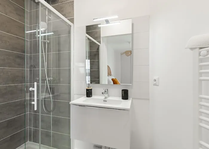 Grand Moderne Et Lumineux *